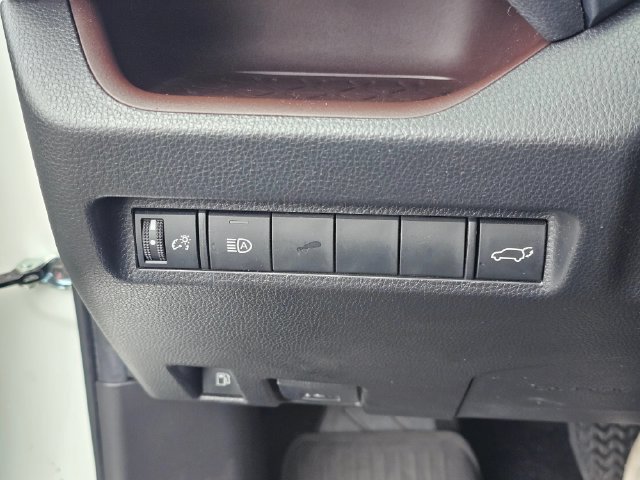 Used 2021 Toyota RAV4 Limited AWD/4WD image 33