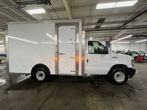 Used 2023 Ford E-350 and Econoline 350 Super Duty w/ Driver's Safety Package image 5