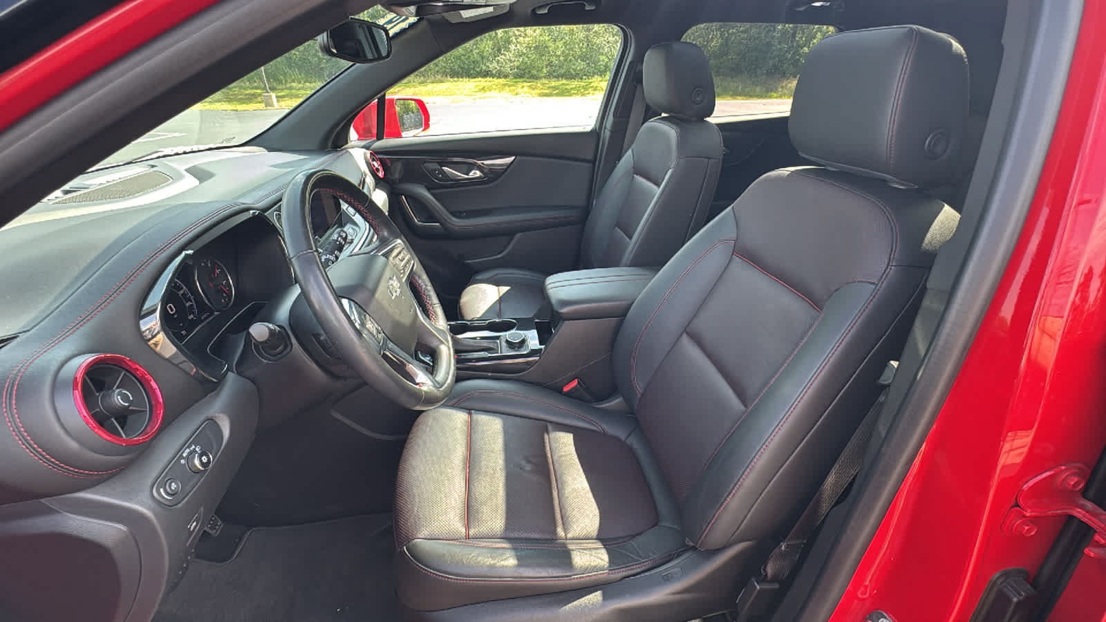 Certified 2019 Chevrolet Blazer RS w/ Sun and Wheels Package FWD image 8
