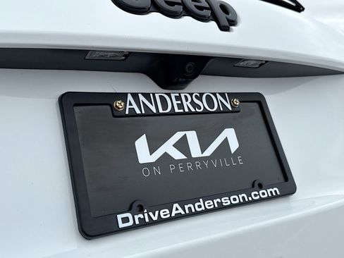 Used 2017 Jeep Grand Cherokee Altitude image 15