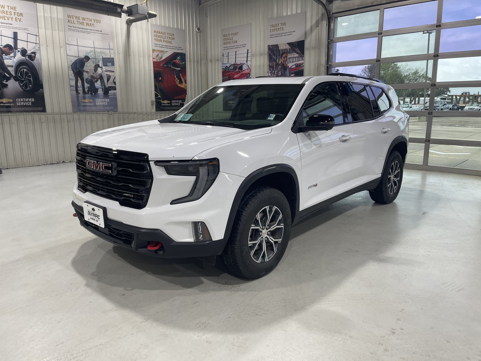 Used 2024 GMC Acadia AT4 w/ Luxury Package AWD/4WD image 3
