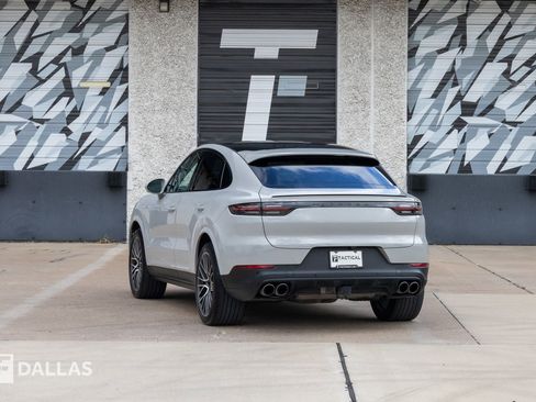 Used 2021 Porsche Cayenne S image 11