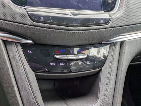 New 2025 Cadillac XT5 Luxury image 23
