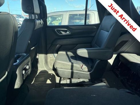 Used 2023 Chevrolet Tahoe Z71 w/ Luxury Package AWD/4WD image 16