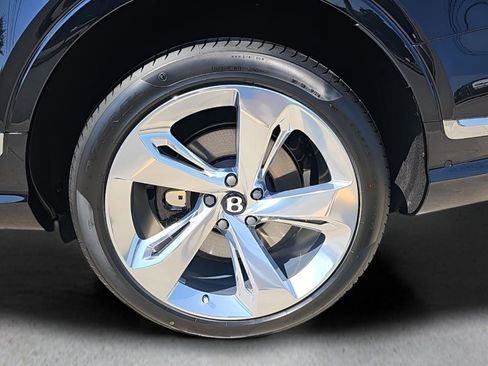 New 2024 Bentley Bentayga Extended Wheelbase image 13