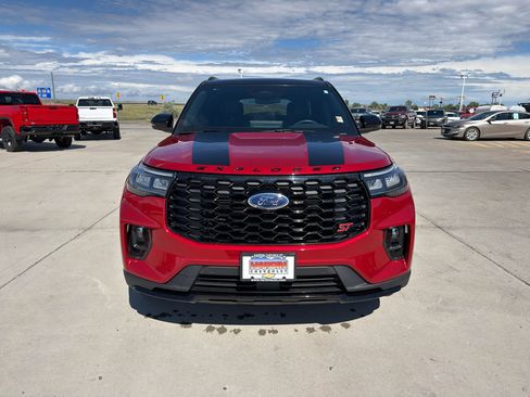 Used 2025 Ford Explorer ST AWD/4WD image 8
