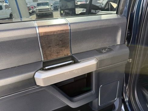 Used 2022 Ford F250 Lariat w/ Chrome Package image 24