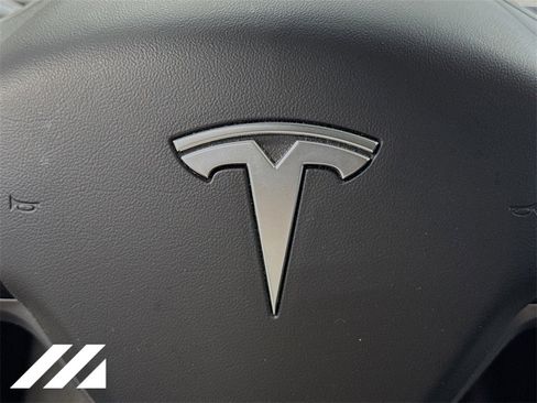 Used 2024 Tesla Model Y Long Range image 32