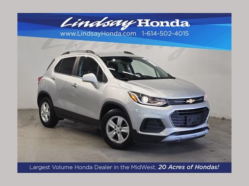 Used 2020 Chevrolet Trax LT w/ LT Convenience Package FWD image 1