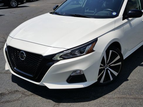 Used 2020 Nissan Altima 2.5 SR FWD image 38