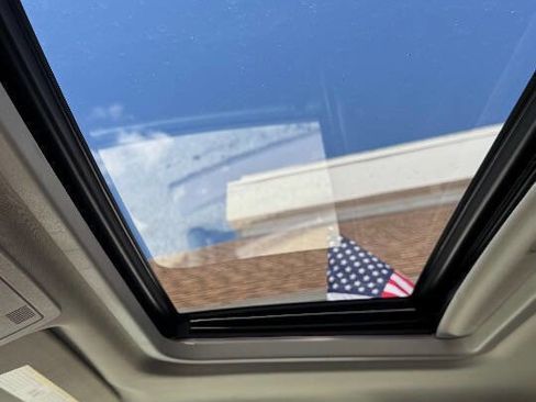 Used 2014 Chevrolet Tahoe LTZ image 18