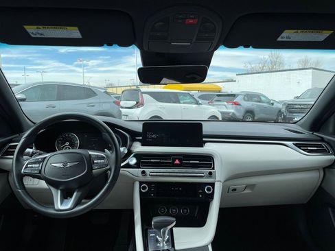 Used 2025 Genesis G70 2.5T image 36