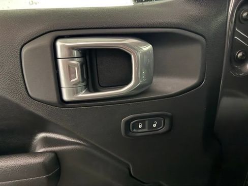 Used 2025 Jeep Wrangler Unlimited Sport AWD/4WD image 24