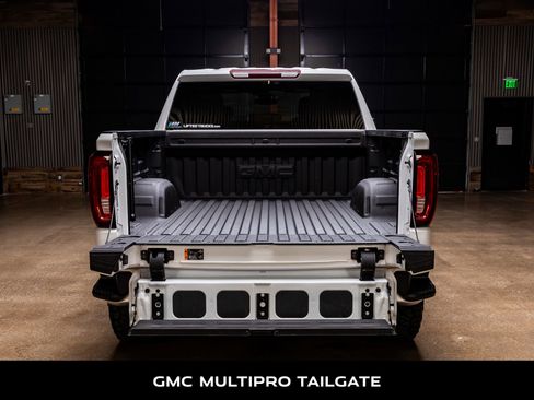 Used 2023 GMC Sierra 1500 SLT image 9