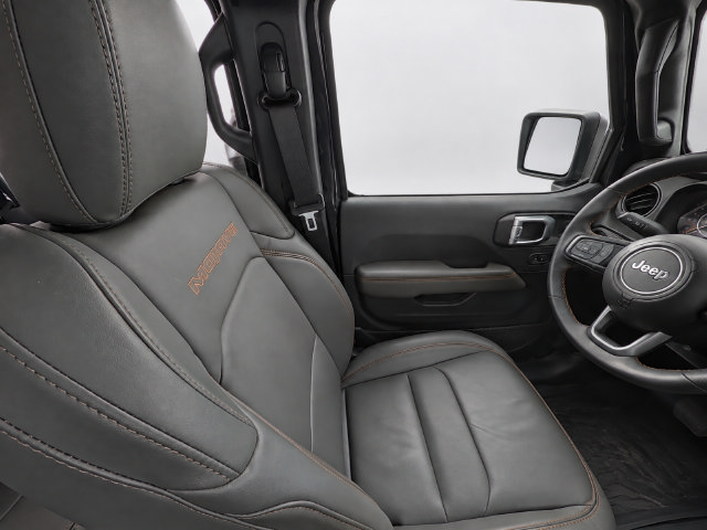 Used 2024 Jeep Gladiator Mojave w/ Convenience Group AWD/4WD image 12