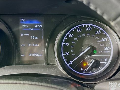 Used 2021 Toyota Camry SE image 14