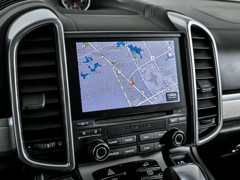 Used 2017 Porsche Cayenne GTS AWD/4WD image 32