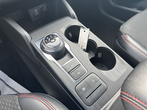 Used 2025 Ford Escape ST-Line image 25