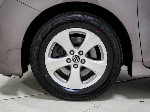 Used 2019 Toyota Sienna LE FWD image 16