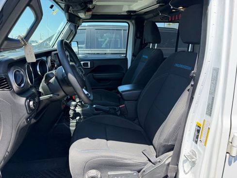 Used 2023 Jeep Wrangler Unlimited Rubicon 4xe AWD/4WD image 5