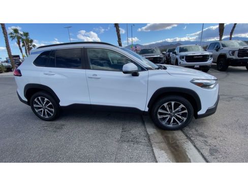 Used 2022 Toyota Corolla Cross XLE AWD/4WD image 9