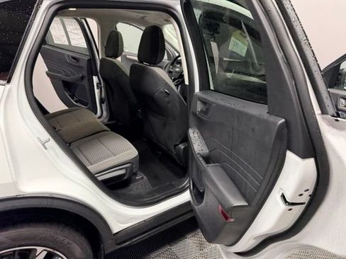 Used 2022 Ford Escape SE w/ SE Sport Appearance Package AWD/4WD image 26