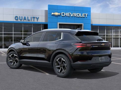 New 2026 Chevrolet Equinox EV LT image 3