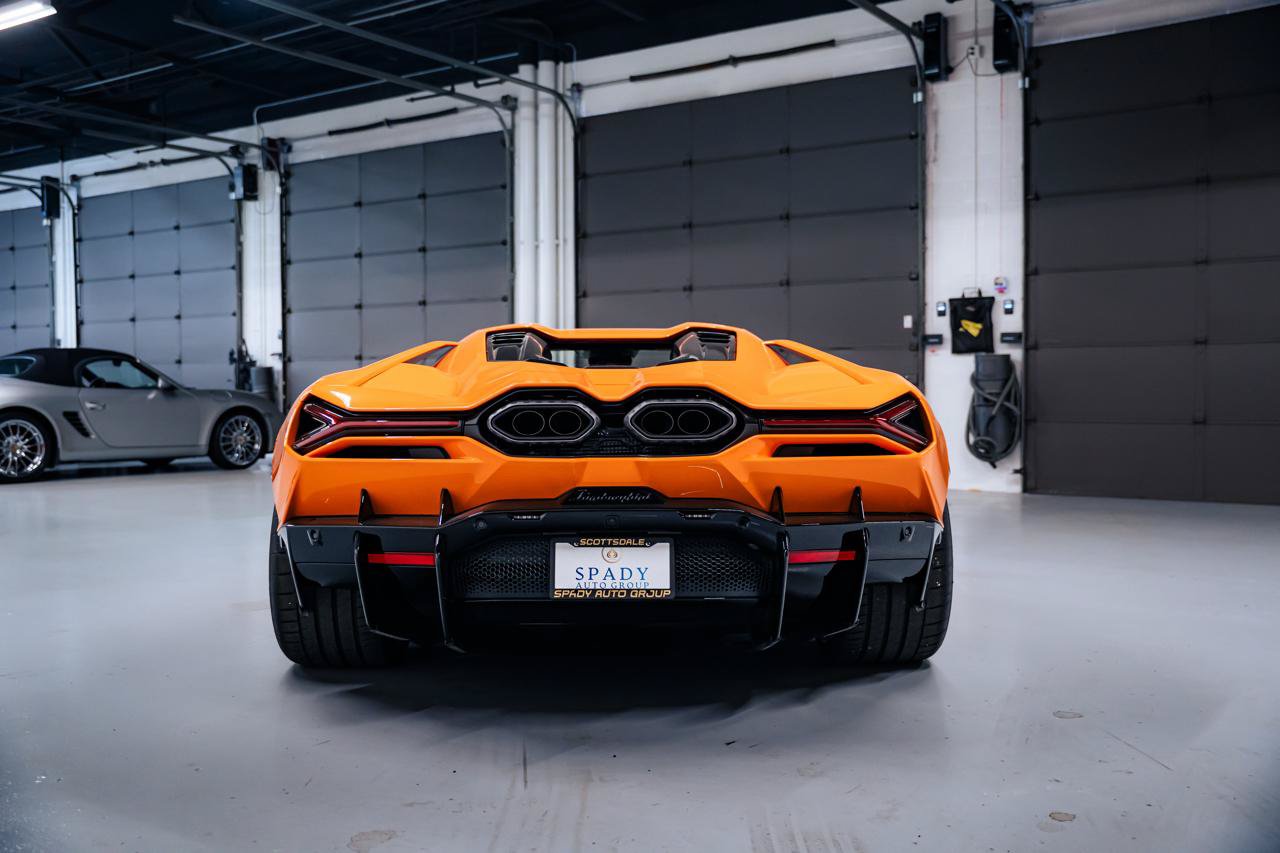 Used 2025 Lamborghini Revuelto AWD/4WD image 4