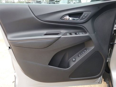 Used 2020 Chevrolet Equinox Premier image 17