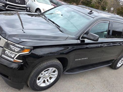 Used 2019 Chevrolet Suburban LT image 5