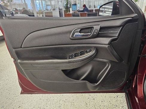 Used 2015 Chevrolet Malibu LT FWD image 33
