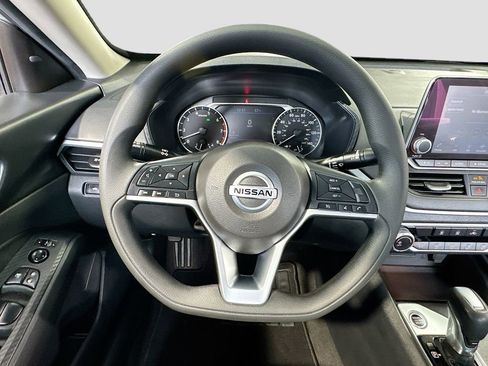 Used 2022 Nissan Altima 2.5 SV image 17