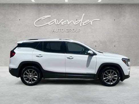Used 2024 GMC Terrain SLT FWD image 17