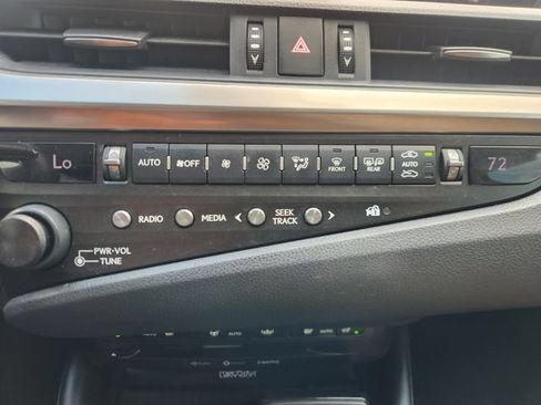 Used 2020 Lexus ES 350 Ultra Luxury w/ Accessory Package 2 FWD image 17