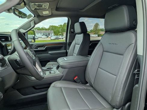 New 2026 GMC Sierra 3500 Denali w/ Denali Reserve Package AWD/4WD image 42