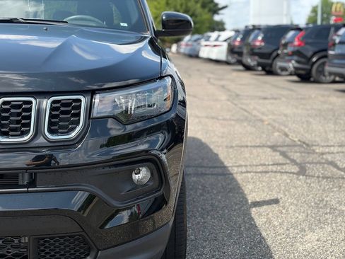 Used 2024 Jeep Compass Latitude AWD/4WD image 4