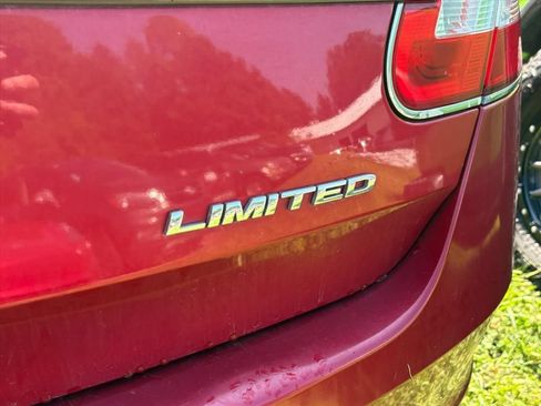 Used 2010 Ford Taurus Limited FWD image 12