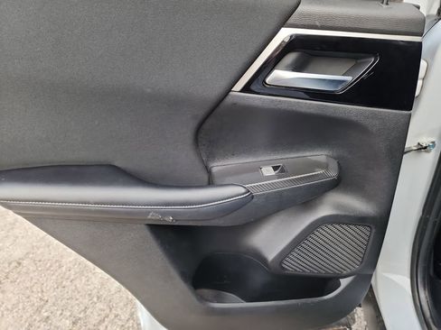 Used 2022 Mitsubishi Outlander ES image 34