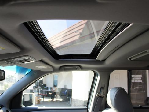 Used 2015 Honda Pilot Touring image 12
