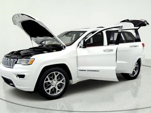Used 2021 Jeep Grand Cherokee Overland AWD/4WD image 9