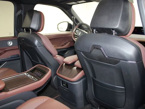 New 2026 Lincoln Navigator L Reserve AWD/4WD image 37