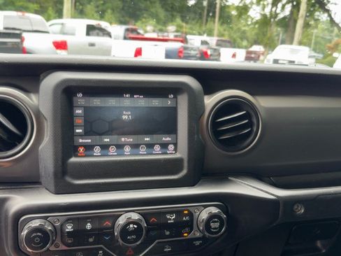Used 2021 Jeep Gladiator Sport AWD/4WD image 15