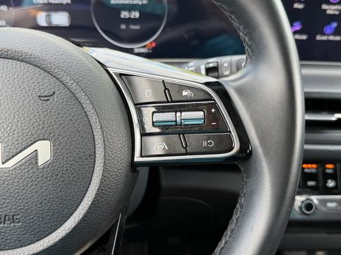 Used 2024 Kia Seltos EX FWD image 23