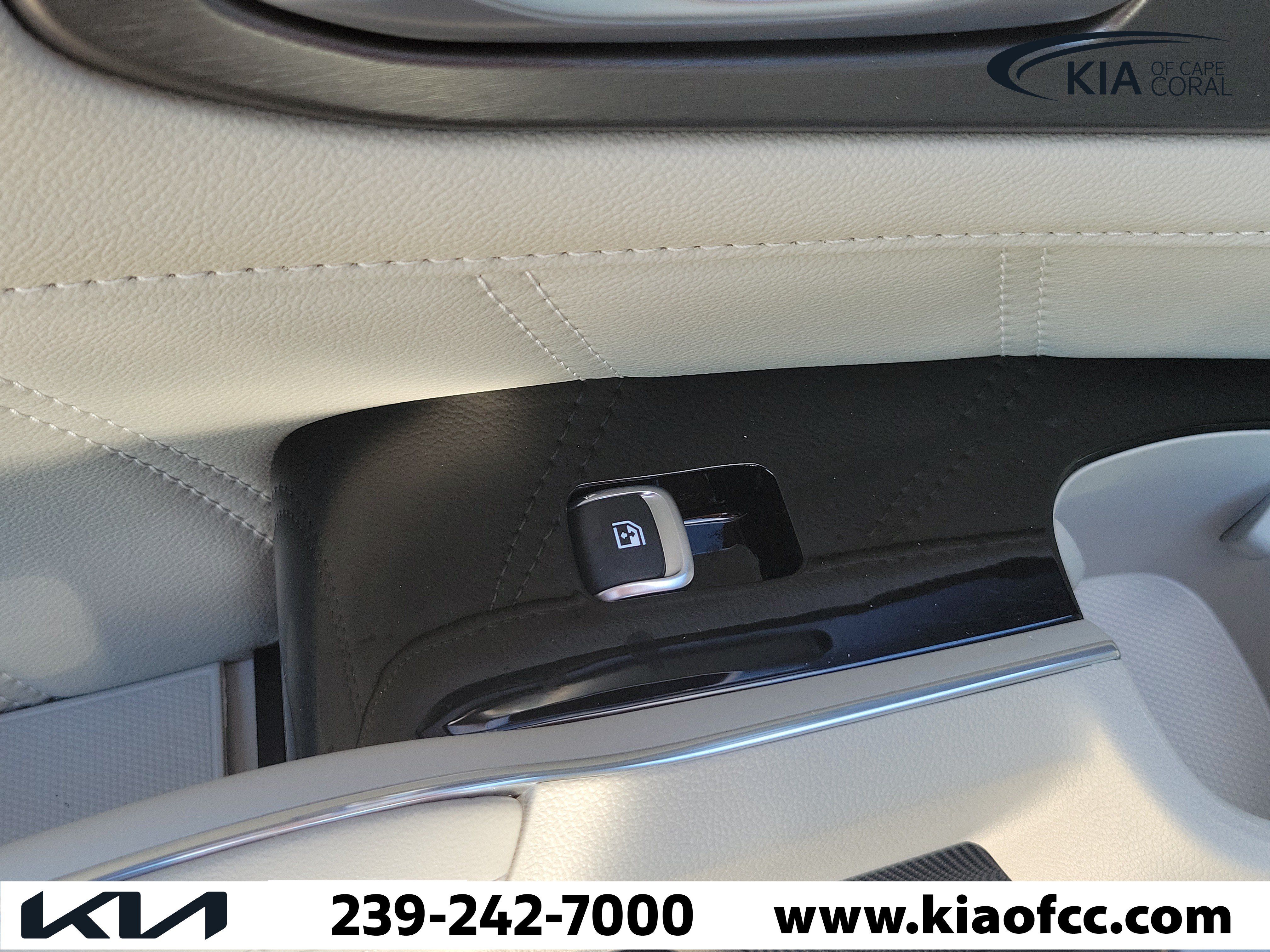 Certified 2023 Kia Sorento SX FWD image 17