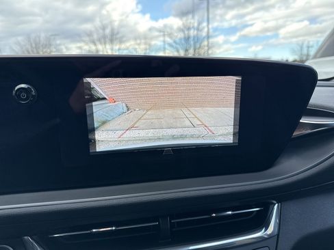 Used 2025 Buick Envista Preferred w/ Convenience I Package image 18