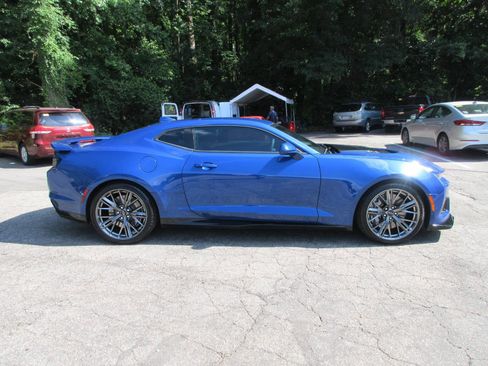 Used 2022 Chevrolet Camaro ZL1 RWD image 4