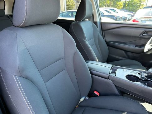 Used 2024 Nissan Rogue S FWD image 15