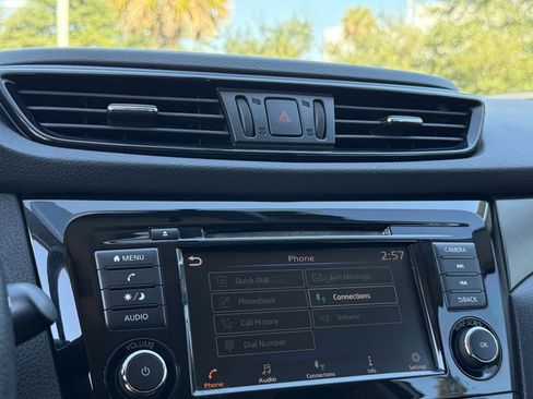 Used 2019 Nissan Rogue Sport S image 7