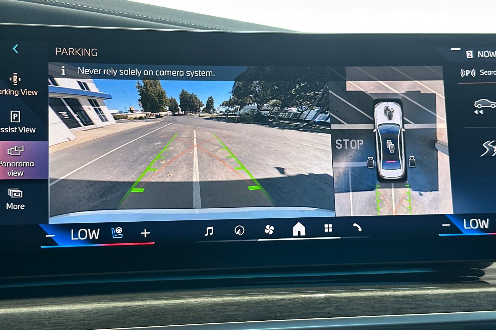 Certified 2024 BMW i7 xDrive60 RWD image 26