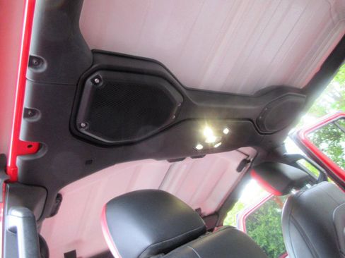 Used 2021 Jeep Wrangler Unlimited Rubicon w/ Dual Top Group image 69